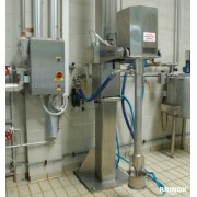 Industrial immersion blender