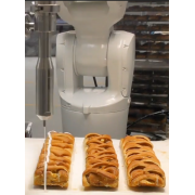 AUTOMATIC CAKE DECORATION